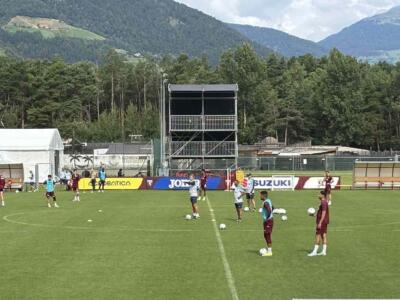 Torino, il campione di sci alpino Thoeni in visita alla squadra a Prato allo Stelvio