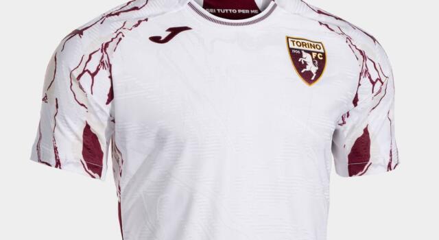 Lettori divisi sulla seconda maglia: piace al 52%