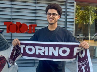 VIDEO / Zakaria Aboukhlal è arrivato a Torino: le immagini
