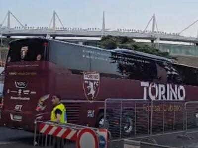 Juventus-Torino: il pullman granata è arrivato allo stadio / VIDEO