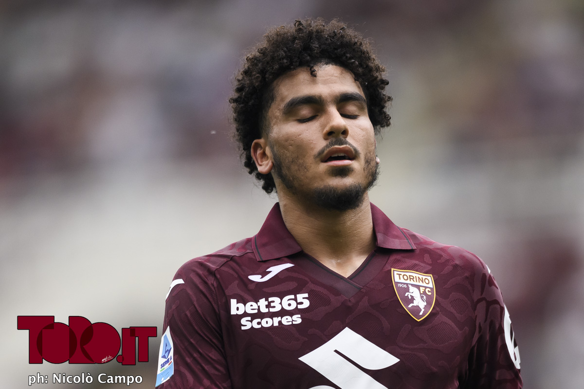 Torino-Roma, infortunio per Aboukhlal: l’esterno si ferma alla mezz’ora