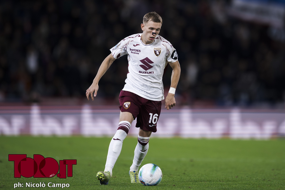 Errori, difesa da incubo e 3-0 dal Genoa: il Torino è in mezzo al buio più totale