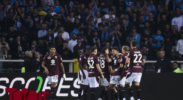 Contestare e applaudire: due facce della stessa medaglia