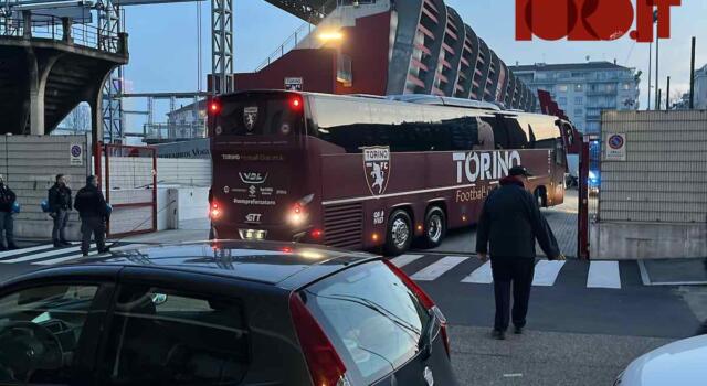 La squadra è rientrata a Torino. I tifosi fermano Baroni: “Fuori gli attributi”