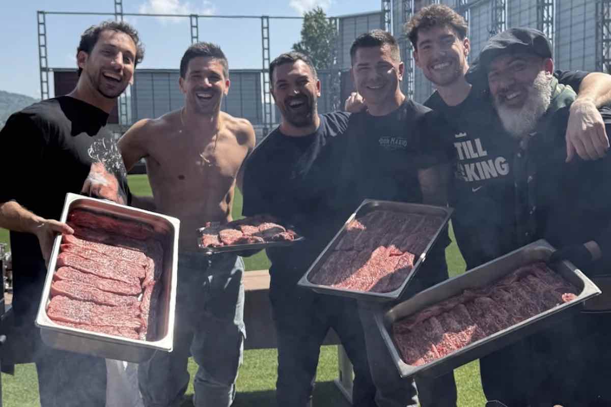 Torino, grigliata di gruppo al Filadelfia dopo l’allenamento