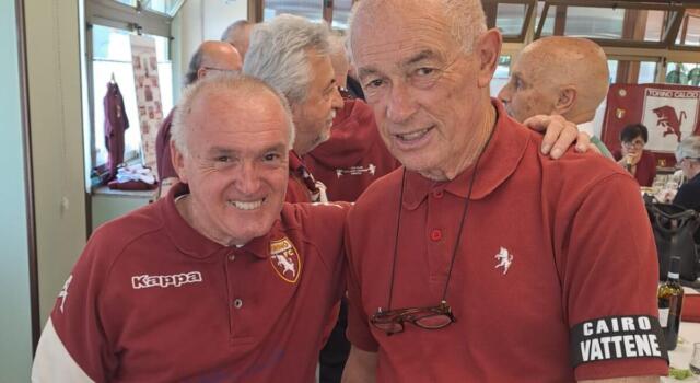 Pulici con la fascia “Cairo Vattene”/ La FOTO