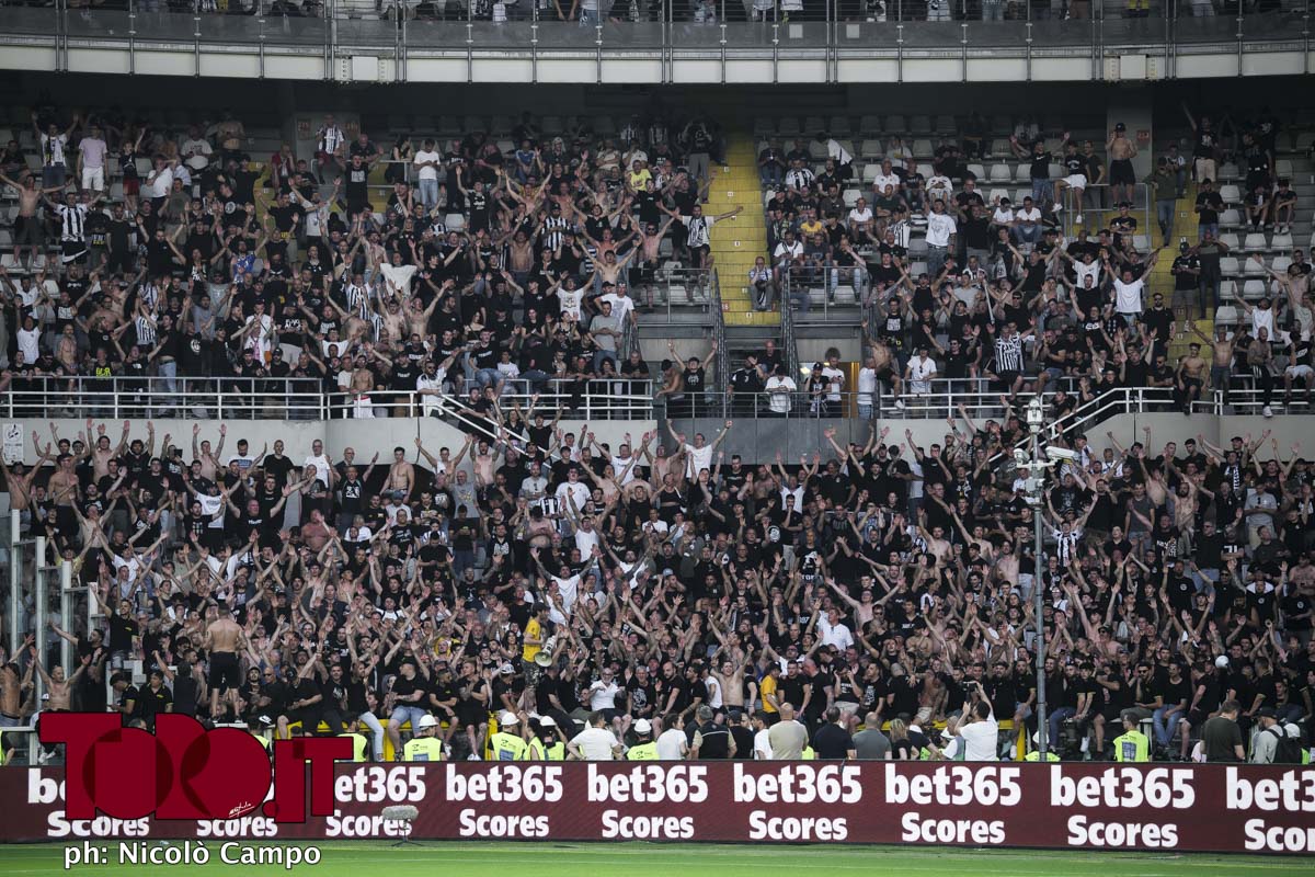 Tifoso ferito al derby: il pm chiede l’arresto di un agente