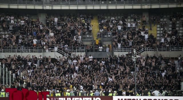 Tifoso ferito al derby: niente arresti domiciliari, l’agente sarà sospeso