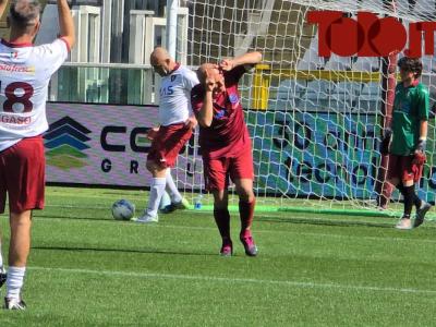VIDEO / Ferrante fa gol ed esulta mostrando le corna