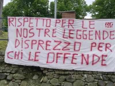 Striscioni contro Cairo a Superga: “Rispetto per le nostre leggende disprezzo per chi le offende”