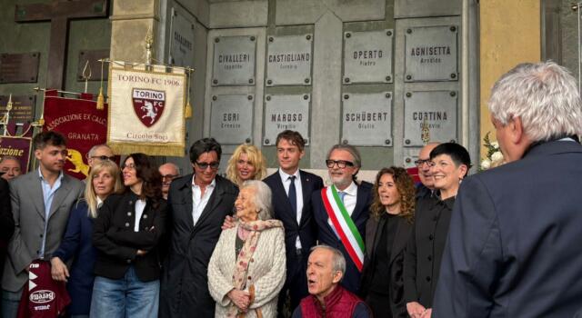 La benedizione al Monumentale, Don Carrega: “In questo luogo le pietre non urlano ma parlano”