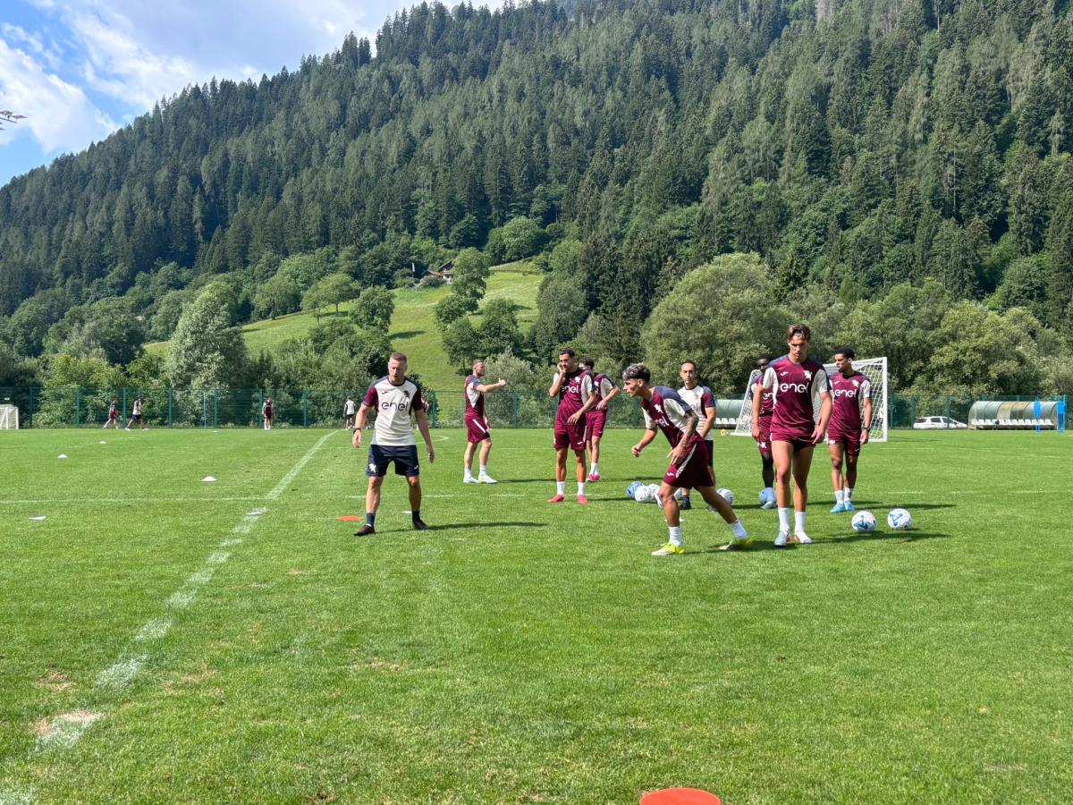 LIVE / Pinzolo, l’allenamento: ultima mattina di lavoro per il Torino
