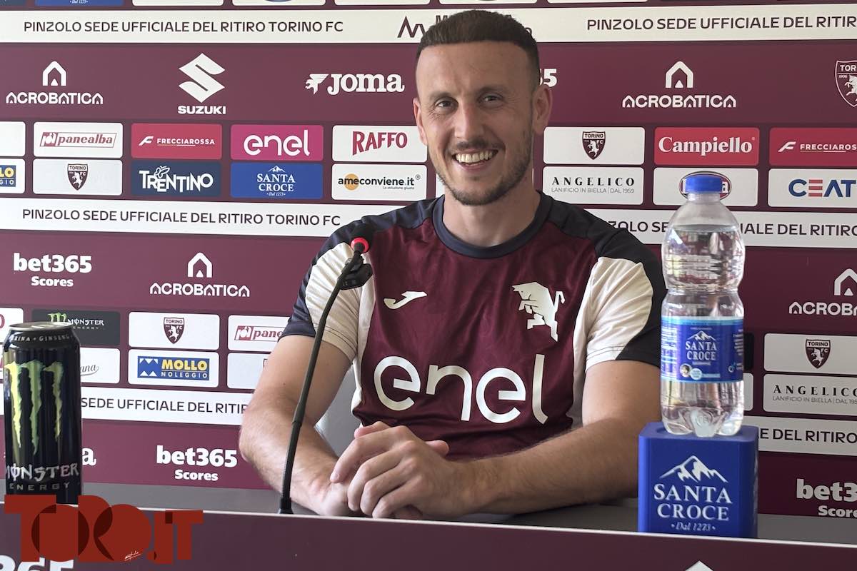 https://www.toro.it/wp-content/uploads/2026/07/Ismajli.jpg Ismajli: “Abate ha personalità. Rinforzi? Sappiamo che qualcuno arriverà”