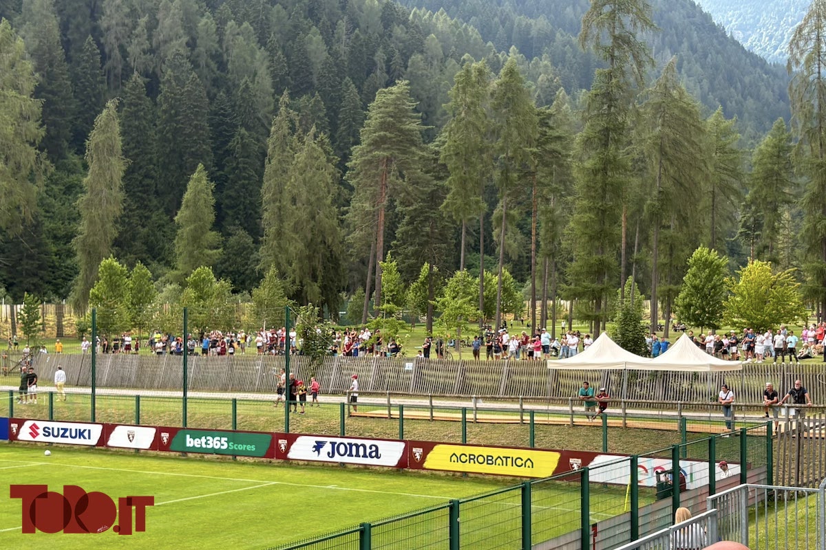 https://www.toro.it/wp-content/uploads/2026/07/Pinzolo_spettatori.jpg Pinzolo, 150 tifosi in arrivo dal Piemonte seguono l’amichevole fuori dall’impianto
