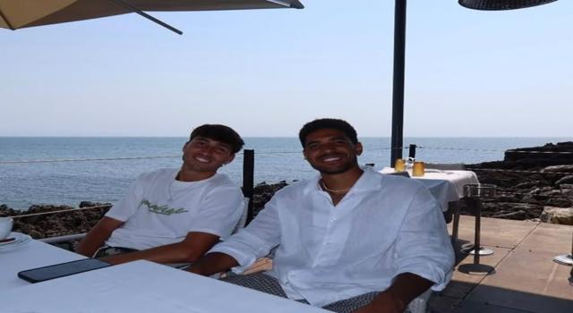 Coco in vacanza con Obrador: la foto