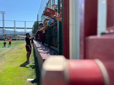 Filadelfia: autografi e foto per i giocatori a fine allenamento