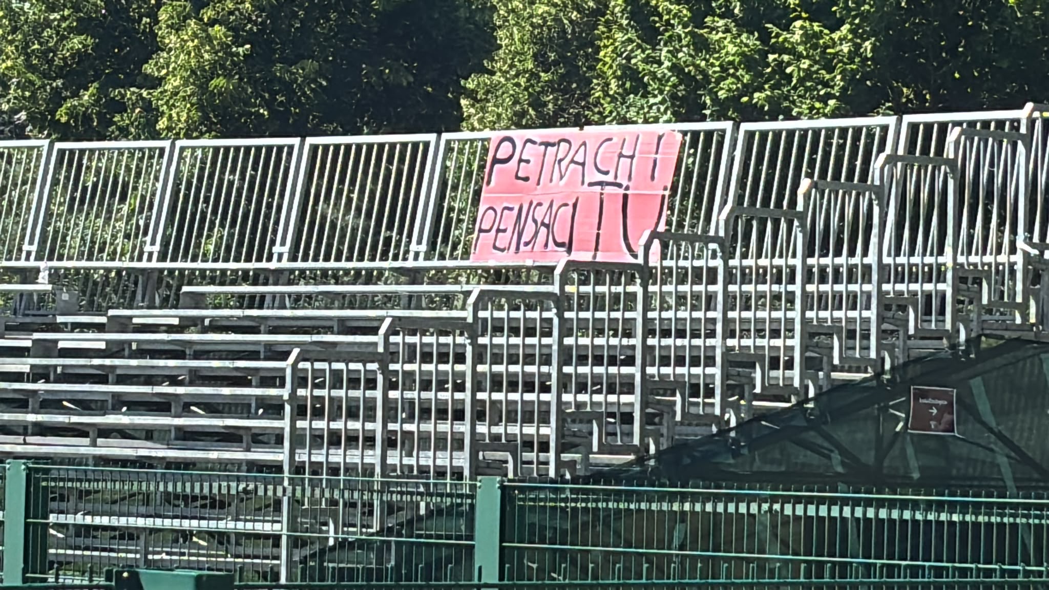Striscione a Pinzolo: “Petrachi pensaci tu”
