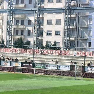 Filadelfia, striscione contro Cairo: “Con questa ambizione sarà sempre contestazione”
