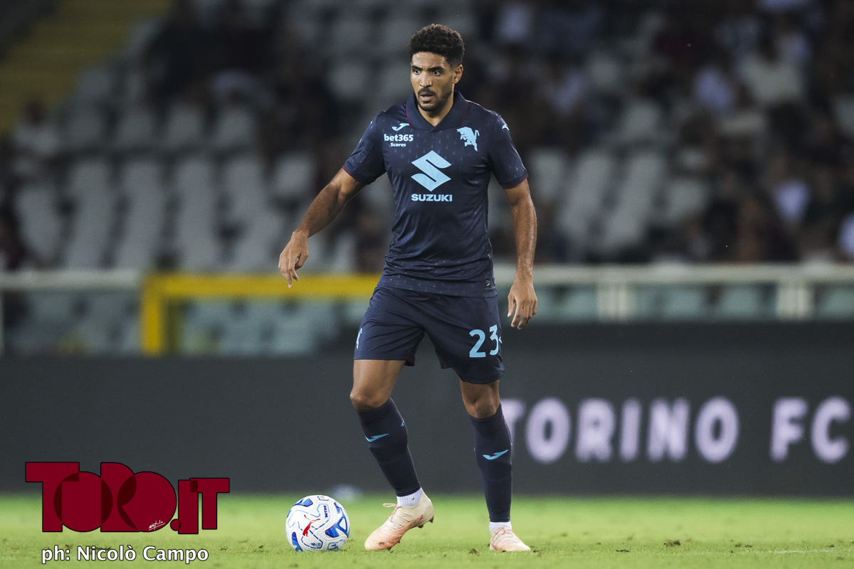 Infortunio Coco in Fiorentina-Torino: difensore out al 40′