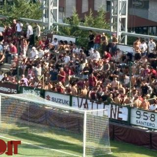 Gli Ultras al Filadelfia, c’è lo striscione “Vattene”
