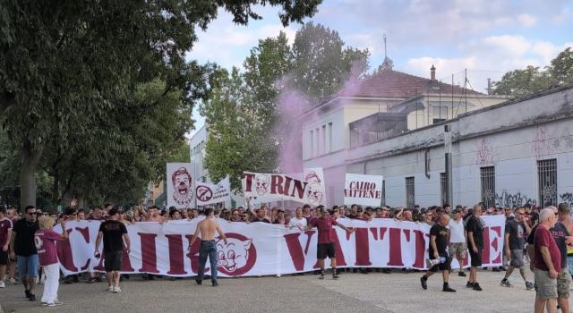 VIDEO / Torino-Milan, la marcia della Curva Maratona: cori contro Cairo