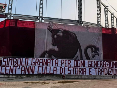 Lo striscione al Filadelfia: “Simbolo granata per ogni generazione”