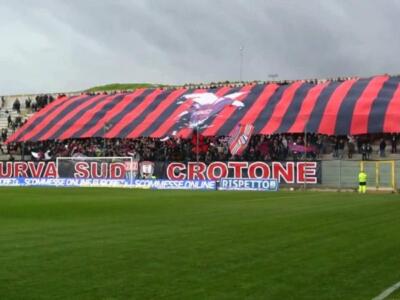 Crotone: la decisione per l’ampliamento della curva nord è rinviata