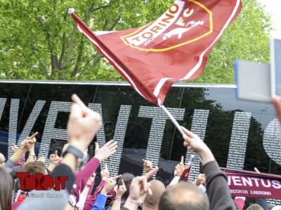 Derby, lancio oggetti verso il pullman della Juve: fermati tifosi del Toro