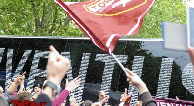Derby, lancio oggetti verso il pullman della Juve: fermati tifosi del Toro