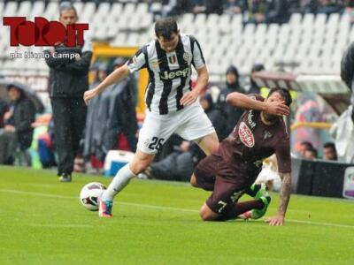 Lichtsteiner: intervento al cuore. Salterà il derby