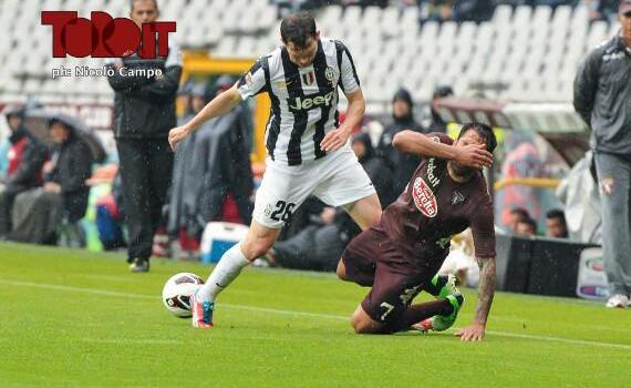 Lichtsteiner: intervento al cuore. Salterà il derby