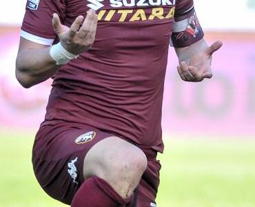 Glik batte Mbakogu: l’attaccante viene annullato