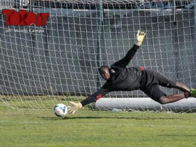 Gomis-Lecce, ora è ufficiale